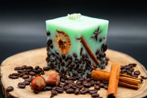 *   Lumânare Parfumată Menta & Busuioc 