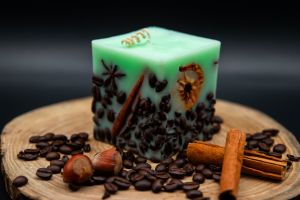 *   Lumânare Parfumată Menta & Busuioc 