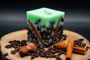 *   Lumânare Parfumată Menta & Busuioc 